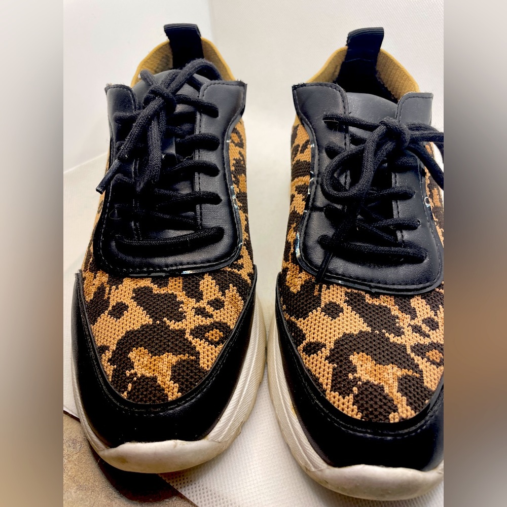 Vince Camuto leopard and leather Sneakers